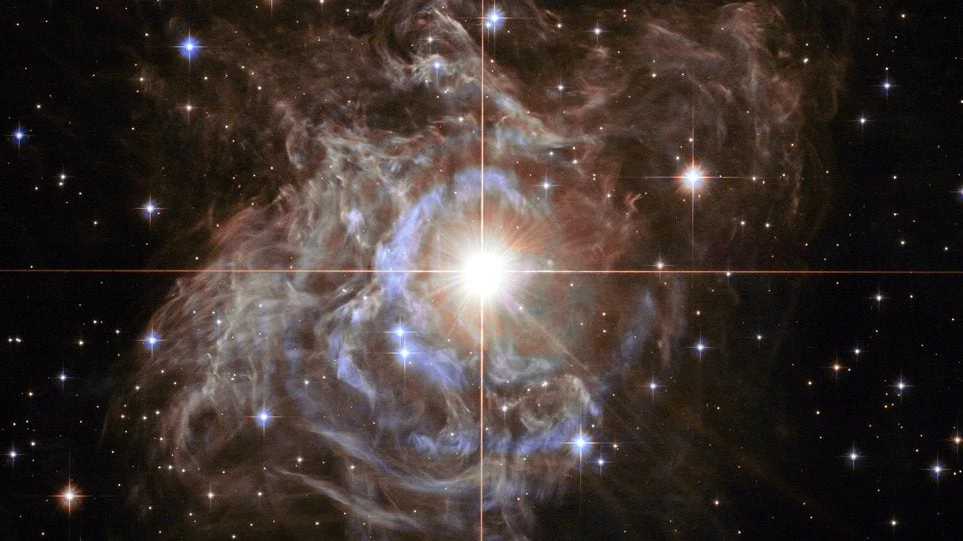 Εικόνα από το Hubble κόβει την ανάσα: Το αστέρι των… 200 Ήλιων (εικόνα, βίντεο)